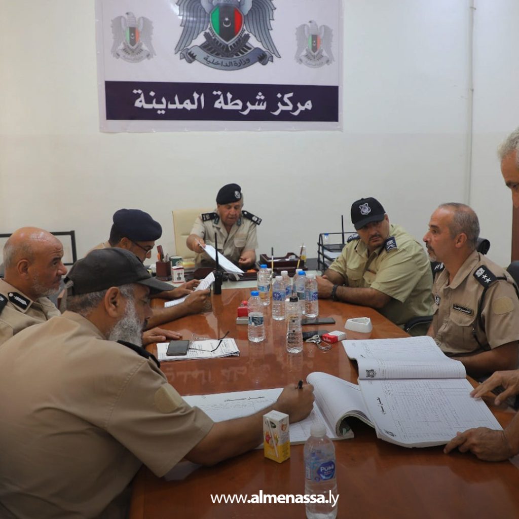 3 40 مراسم تسليم واستلام مركز شرطة المدينة بحضور اللجنة المكلفة تنفيذًا لقرار مدير أمن بنغازي
