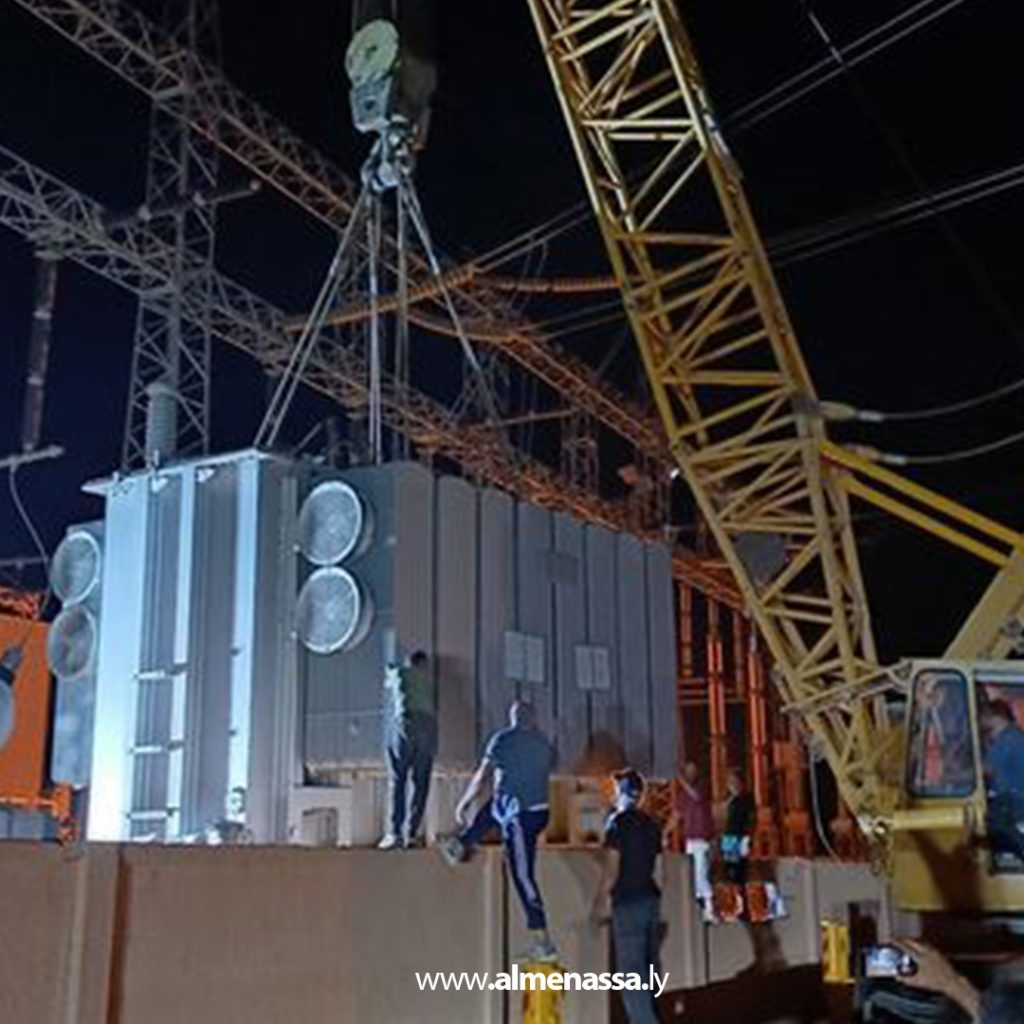 وضع محول بمحطة كم 18 بسبها تمهيداً لربطه على شبكة الكهرباء 1 Extra 10