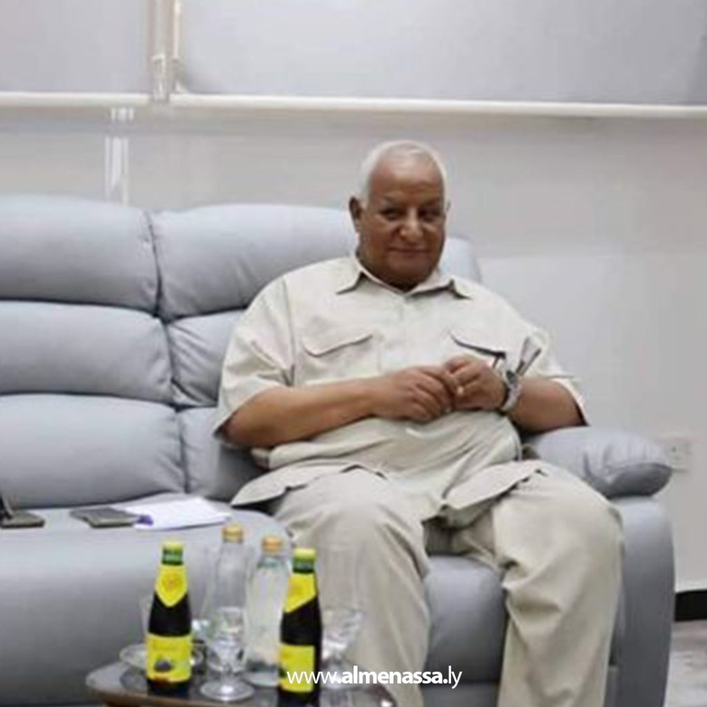 Extra 200 وزير الصناعة يبحث إعادة تشغيل مصنع الطوب الرملي بسبها