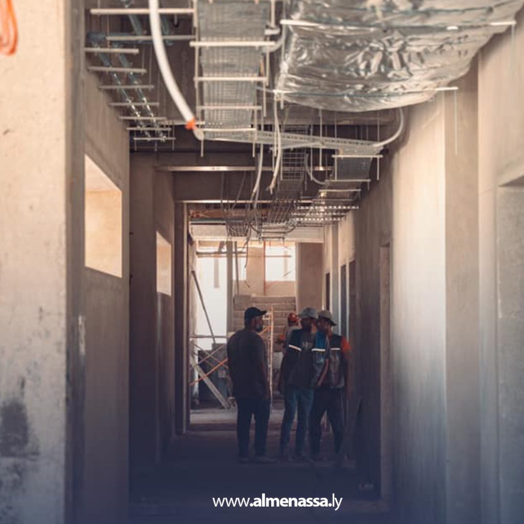Extraaa 22 مدير عام صندوق التنمية وإعادة إعمار ليبيا يقوم بزيارة تفقدية لمشروع صيانة كلية الاقتصاد بجامعة بنغازي