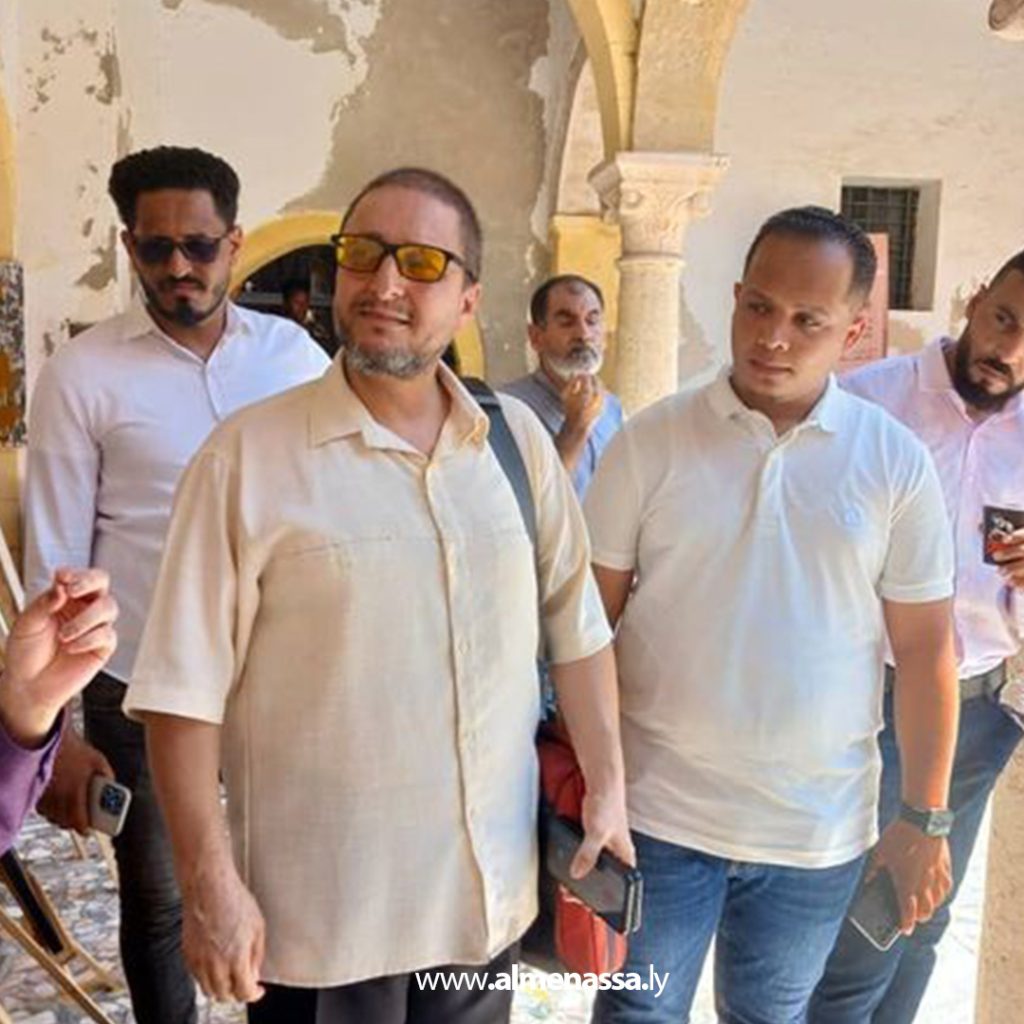 Extraaaa معرض تشكيلي برواق السرايا الحمراء