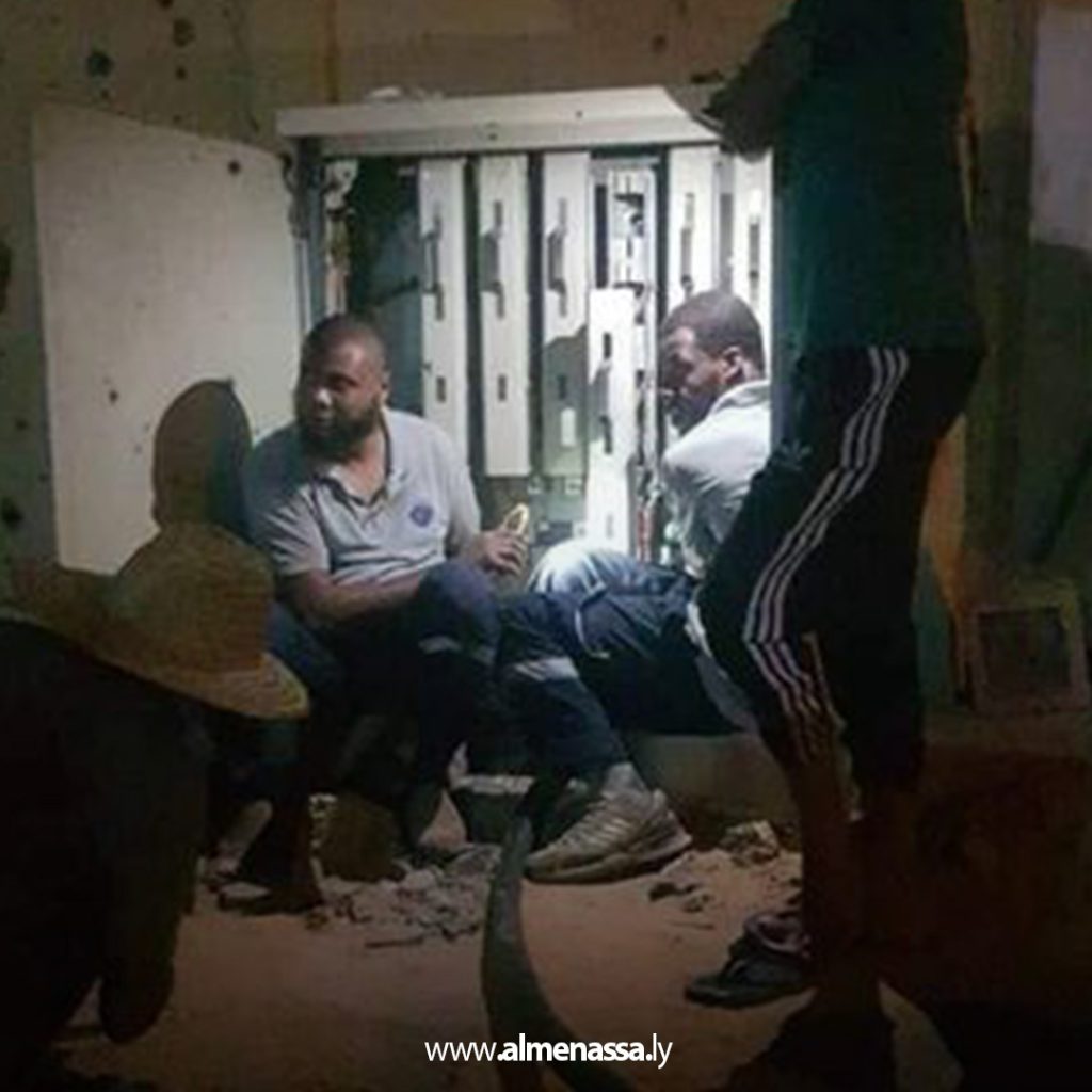 03 27 شركة الكهرباء: العمل على إعادة التيار لمنطقة المنشية