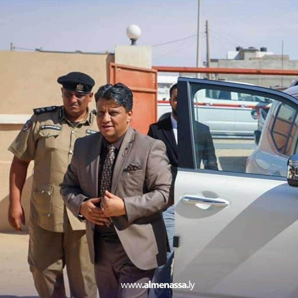 Extra 150 وزير العدل يستأنف جولته التفقدية لقطاع العدل في قمينس ويصدر تعليمات بصيانة مقر المحكمة