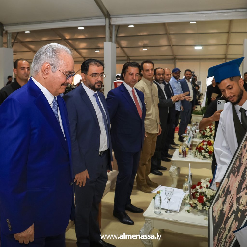 Extra 2 3 القائد العام للقوات المسلحة يشهد أول حفل تخرج في درنة بعد الكارثة