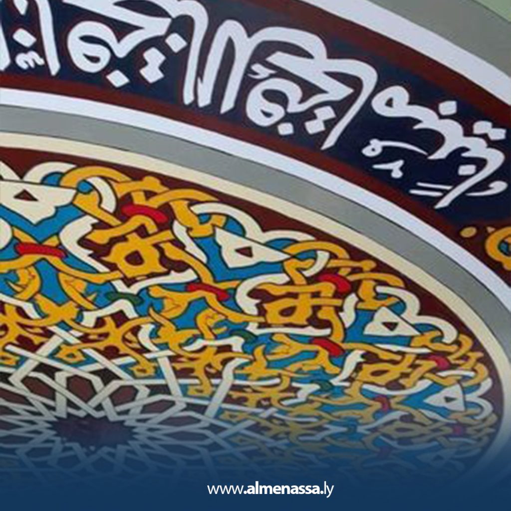 Extra 248 القماطي يعيد صيانة الزخارف الإسلامية في مسجد أبوبكر الصديق بالمرج