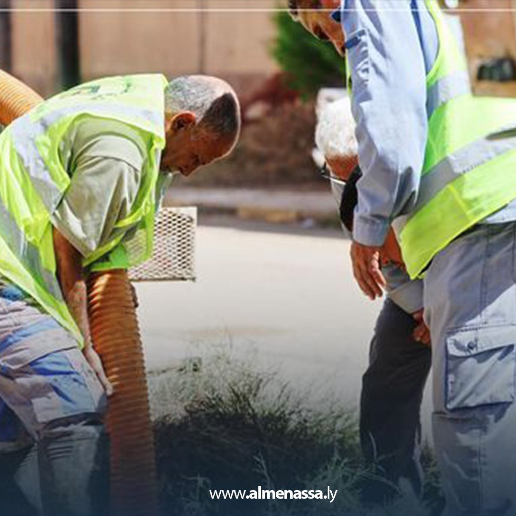Extra2 156 أبو كماش في بلدية زوارة تشكو من مشاكل في الصرف الصحي وشركة المياه تبدأ العمل