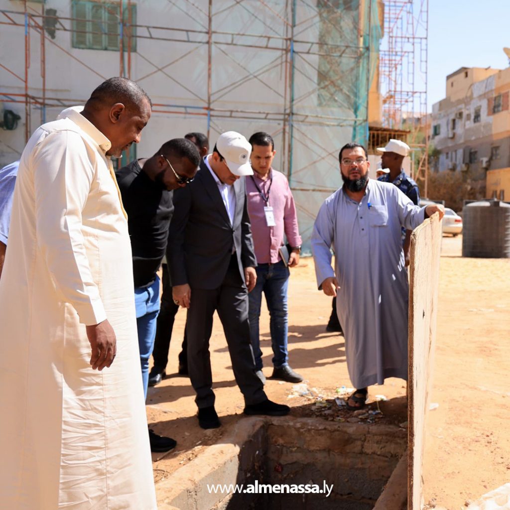 Extra2 213 لجنة الطوارئ تزور أحياء بسبها وتستمع لمشاكل المواطنين