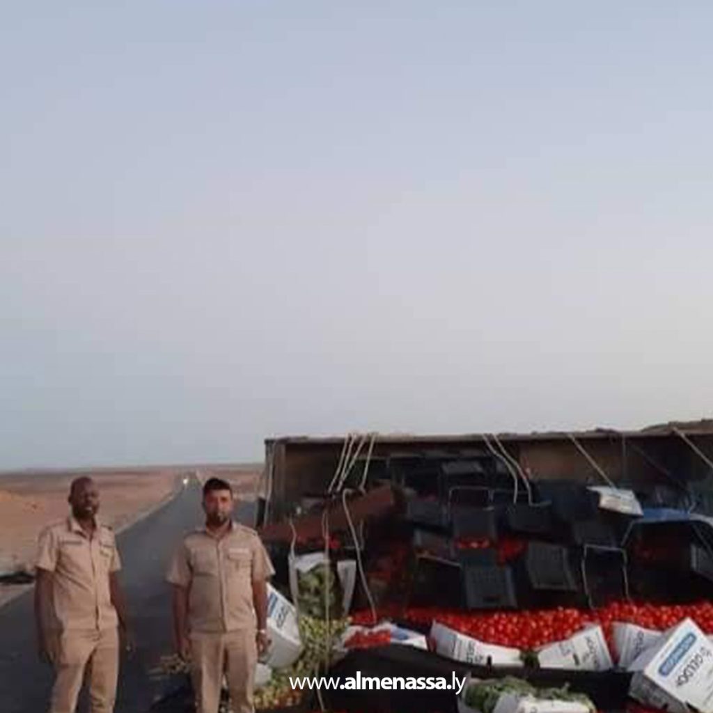 Extra2 224 انقلاب سيارة خضروات بوادي الشاطئ