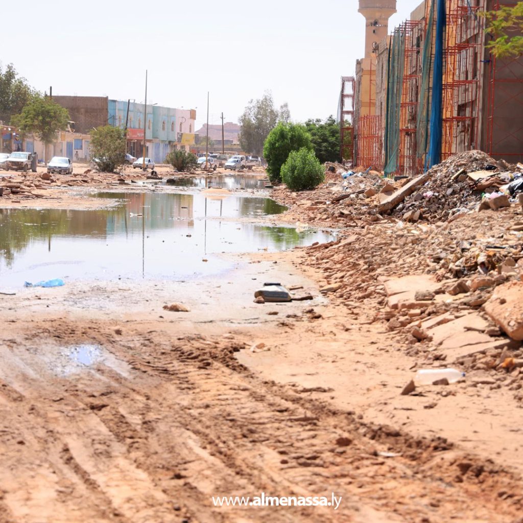 Extra4 95 لجنة الطوارئ تزور أحياء بسبها وتستمع لمشاكل المواطنين