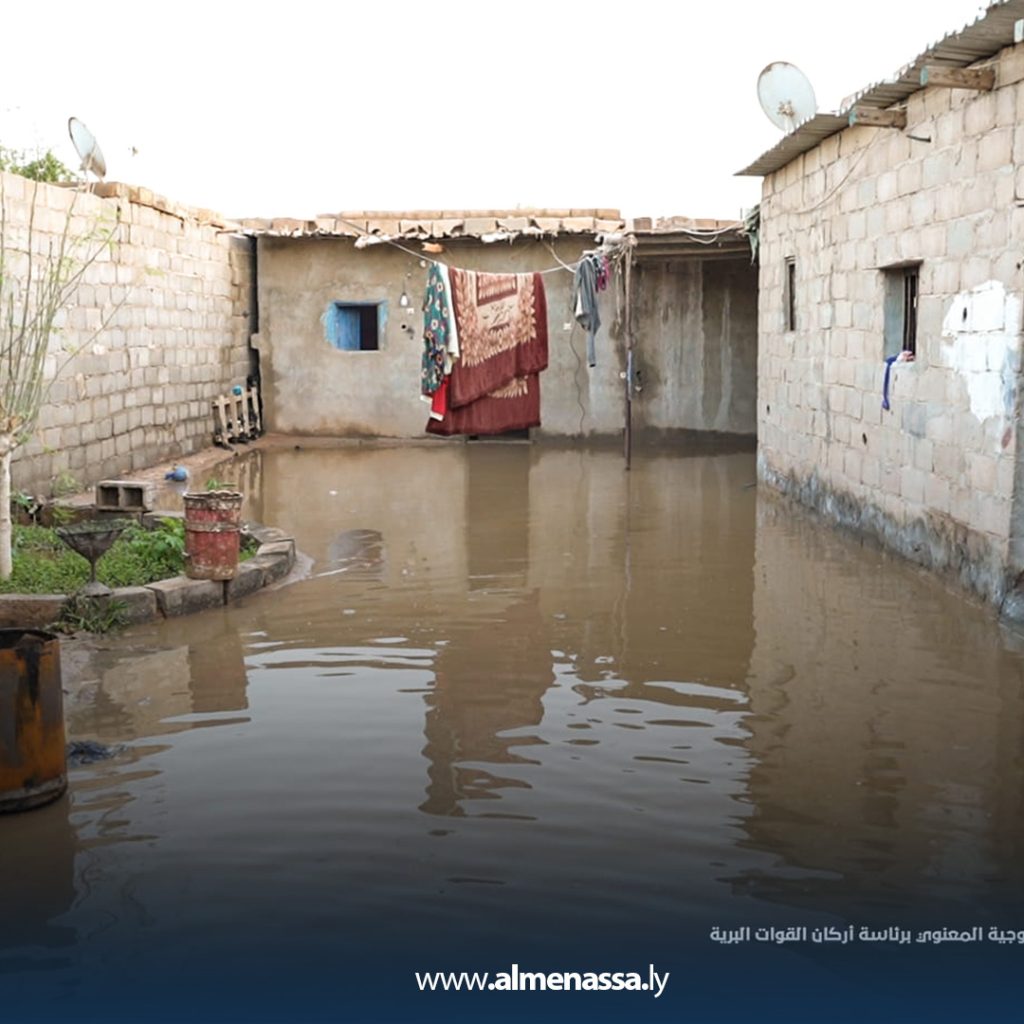 Extra5 22 بناء على توجهات القائد العام .. فرق الإغاثة تطلع على أحوال سكان الجنوب بعد الكارثة