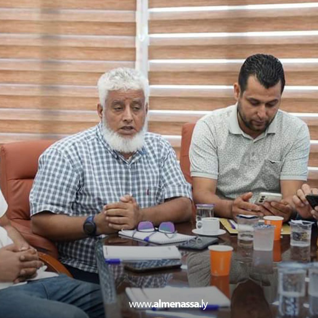 02 4 وزارة الحكم المحلي تبحث الأوضاع المالية للموظفين بعدد من البلديات