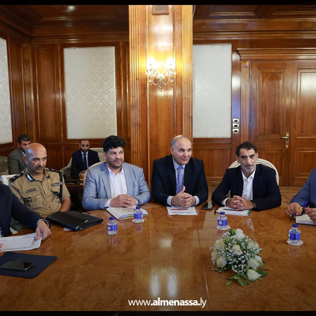 03 22 الديبية يبحث مواجهة تحديات مكافحة الجراد وحماية المحاصيل الزراعية