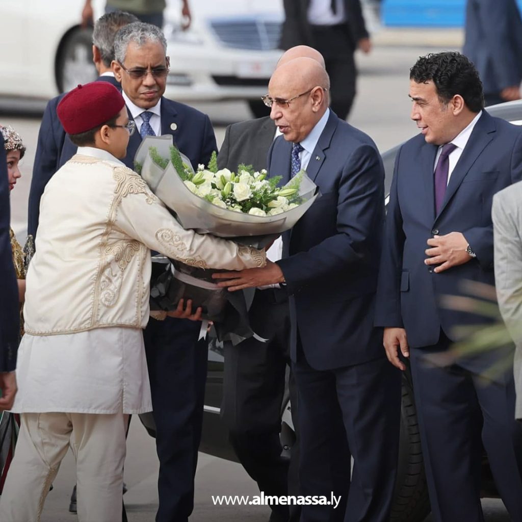 03 9 المنفي يستقبل رئيس الاتحاد الافريقي الرئيس الموريتاني محمد الغزاوي