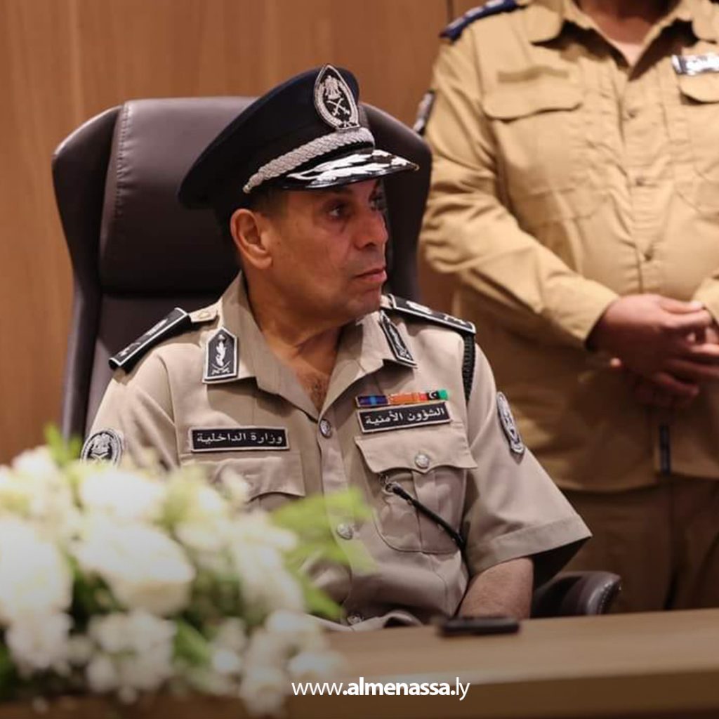 04 15 اللواء صلاح هويدي يبحث مع رؤساء أقسام شرطة النجدة تحسين الأداء الأمني