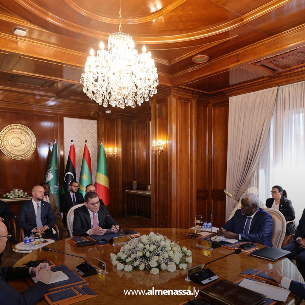 06 3 الدبيبة يؤكد لوفد الاتحاد الإفريقي أن ليبيا ليست في حالة انقسام عميق وأن الانقسامات سياسية بحتة