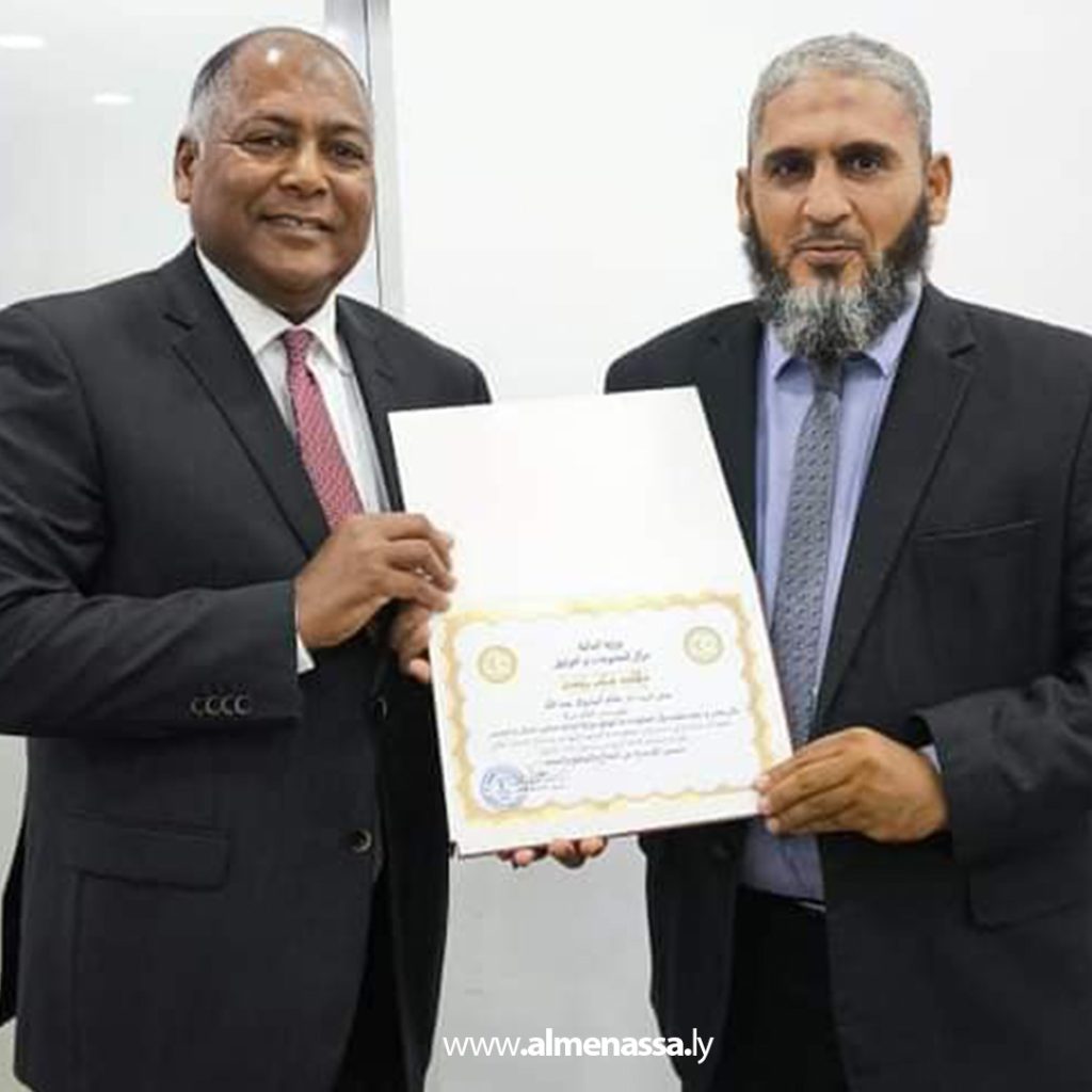 Extra 121 المبروك يتابع سير العمل بمركز المعلومات والتوثيق ويشيد بدوره في تطوير البوابة الإلكترونية