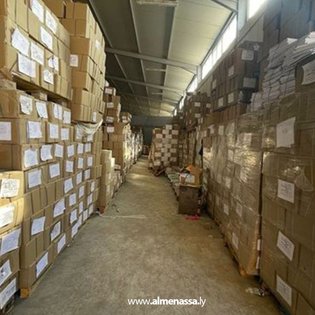 Extra 146 تواصل توزيع الكتاب المدرسي على مكاتب المعاهد الفنية المتوسطة