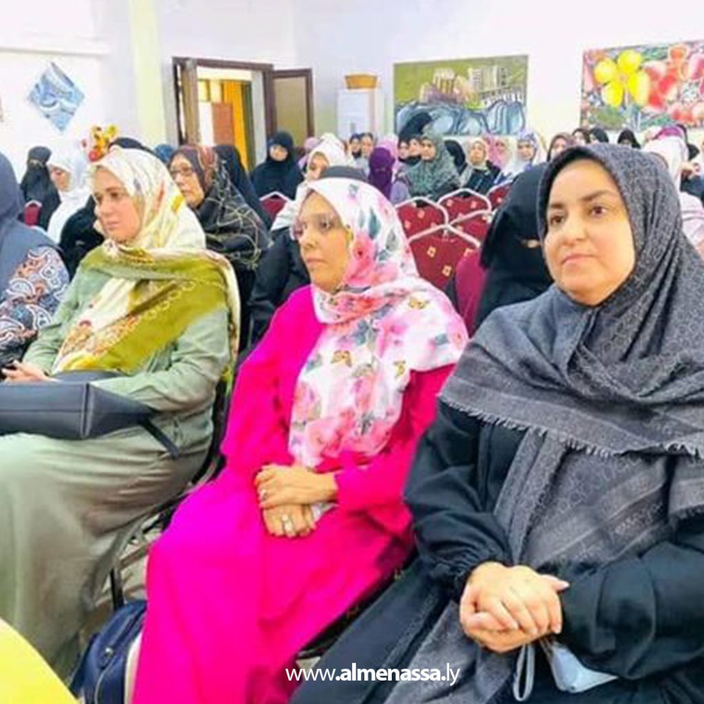 Extra 171 اجتماع لمناقشة دور المرشد النفسي في المدارس