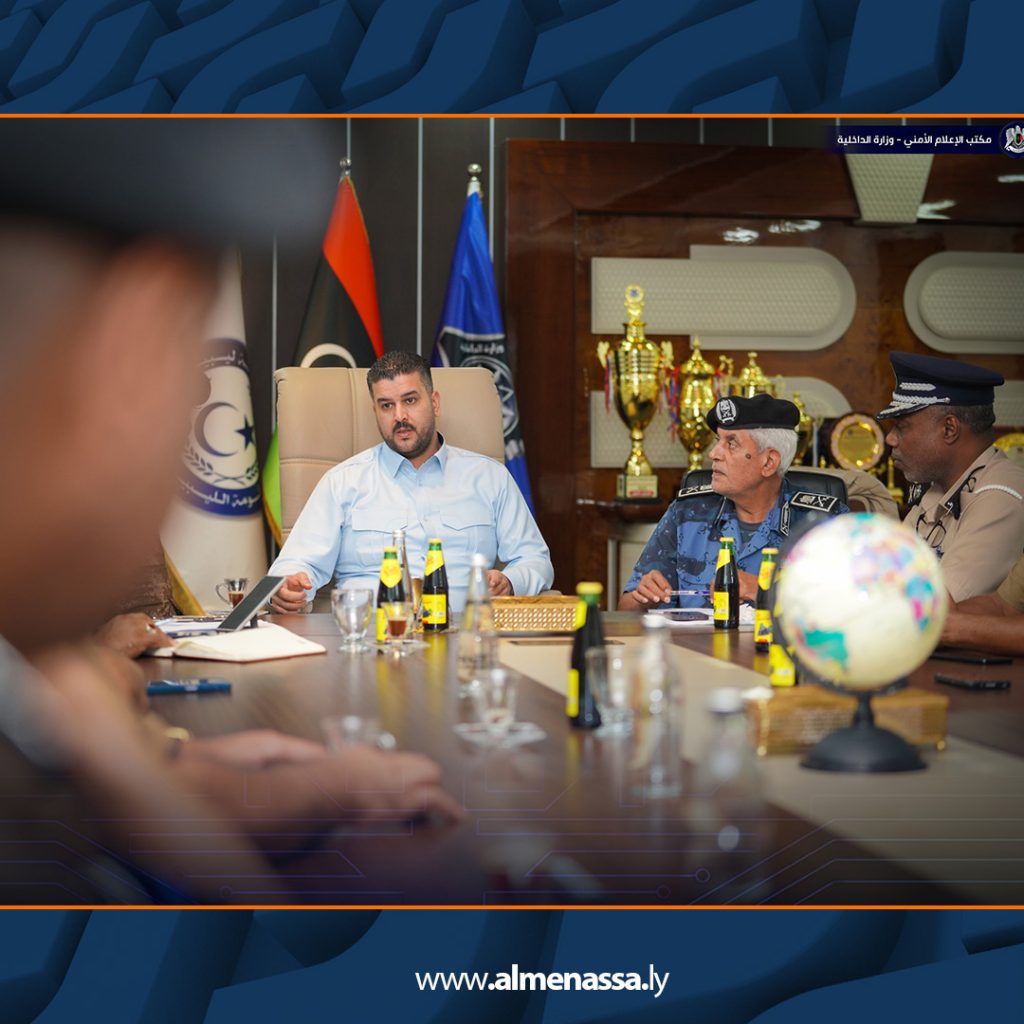 Extra 199 أقعيم يطّلع على التقارير الأمنية الخاصة بمديريات أمن الجنوب