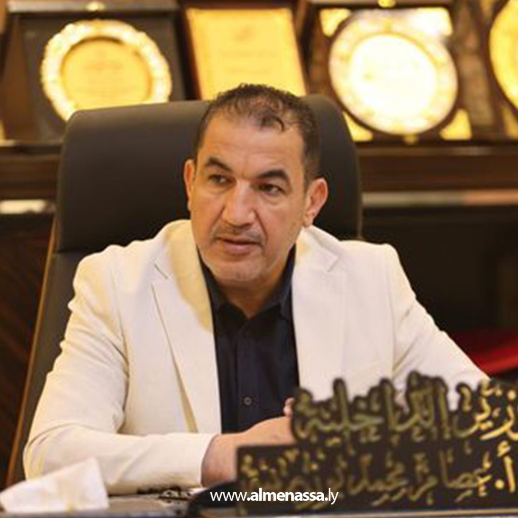 Extra 276 وزير الداخلية يناقش التحديات الأمنية مع مدير أمن البيضاء