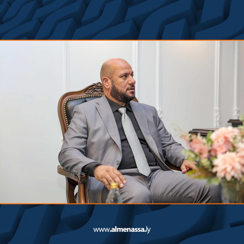 Extra 610 القطراني يستقبل وزير الصناعة والمعادن ويبحث معه تطوير الصناعات الوطنية