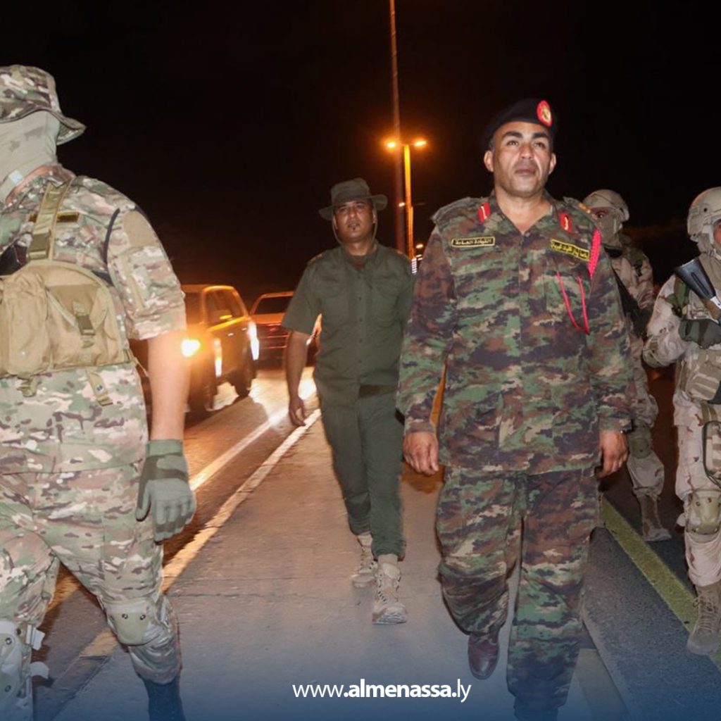 Extra11 10 بناء على تعليمات القائد العام .. قوات لواء طارق بن زياد تنفذ مسيراً ليلياً في سرت لتعزيز جاهزيتها الأمنية