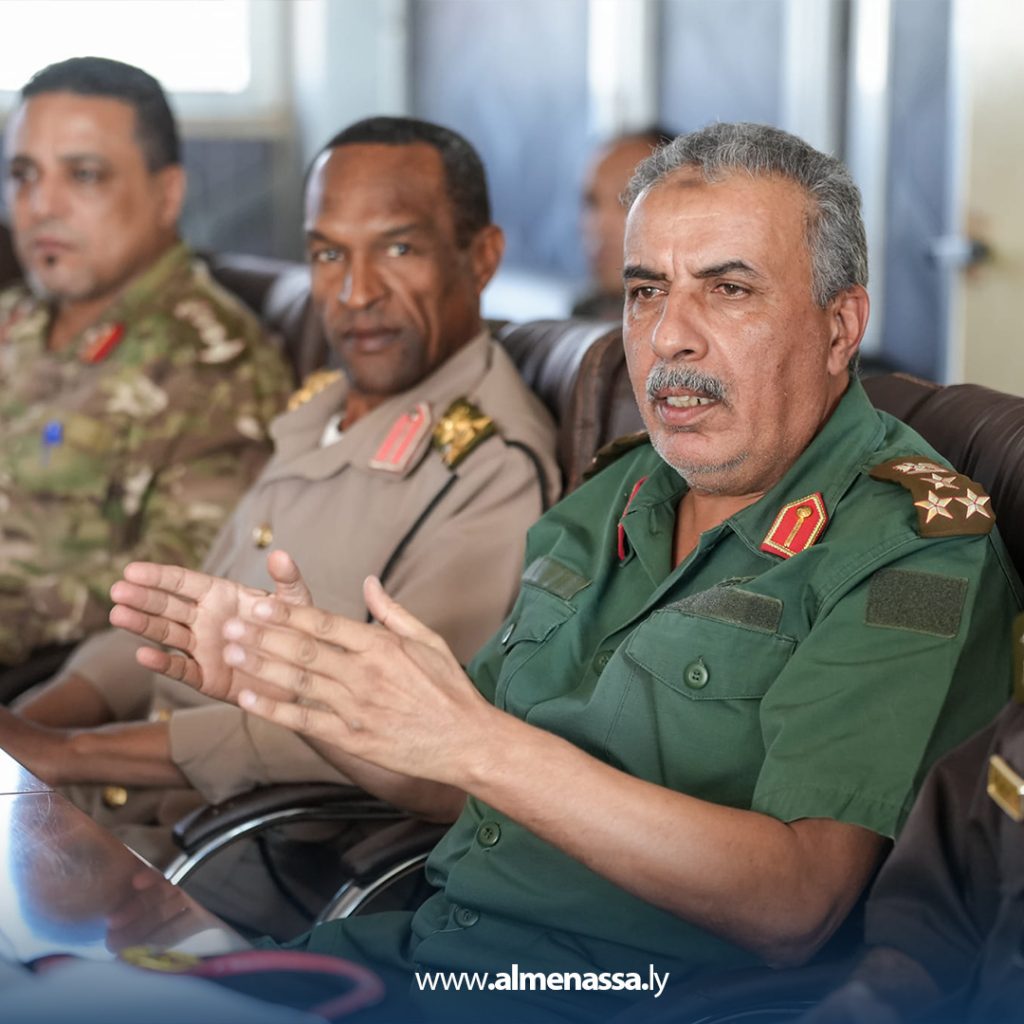 Extra11 18 تسلم واستلام القطاعات الدفاعية في المنطقة العسكرية بنغازي وفقًا لقرار القائد العام