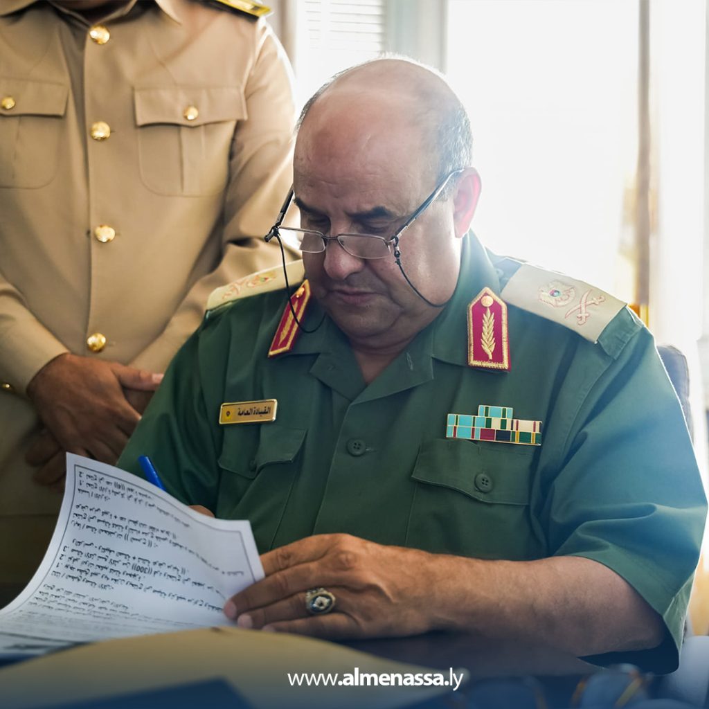 Extra12 15 تسلم واستلام القطاعات الدفاعية في المنطقة العسكرية بنغازي وفقًا لقرار القائد العام