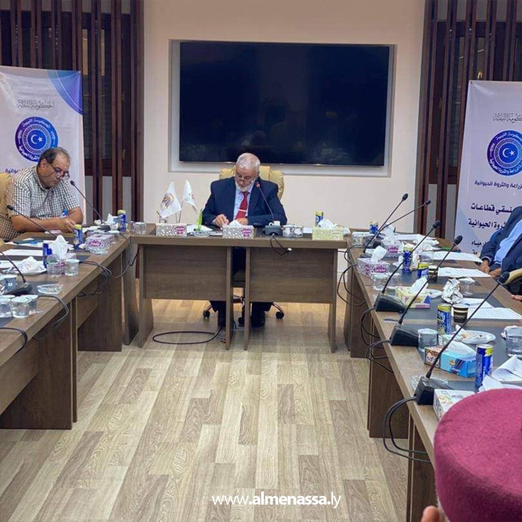 Extra2 129 وزير الزراعة يبحث مع منسقي القطاعات بالبلديات الميزانية
