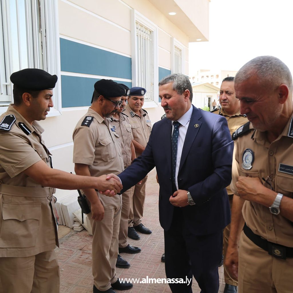 Extra2 179 وزير السياحة يبحث مع رئيس مصلحة الجوازات آلية منح التأشيرة الإلكترونية للشركات السياحية المسجلة لدى المصلحة