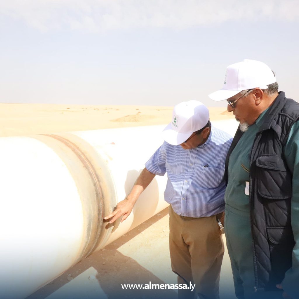 Extra2 207 بن شتوان يتابع ميدانياً مشروع استبدال خط الشحن في حقل السرير