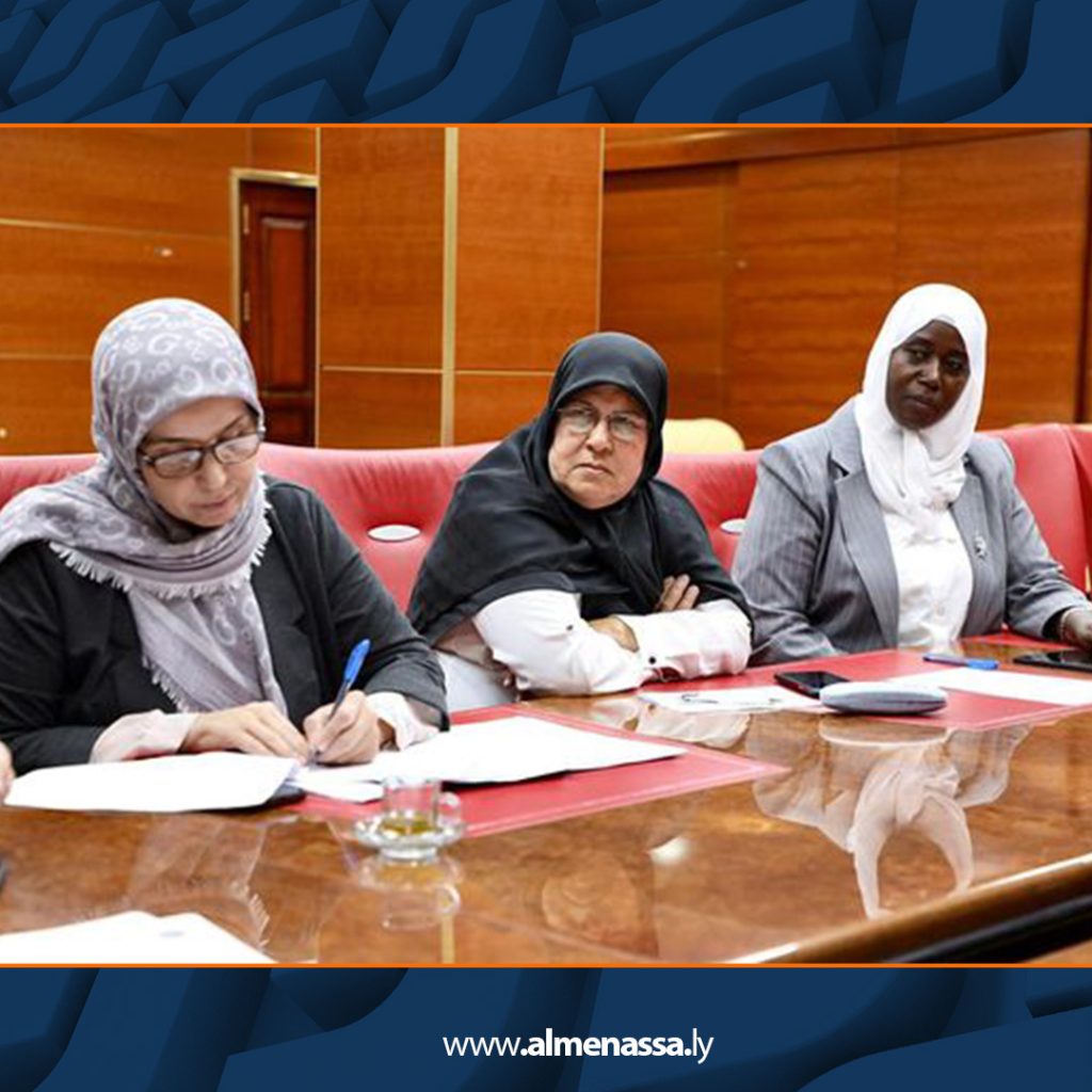 Extra2 244 وزارة الصحة تناقش وضع استراتيجية للأمن الدوائي