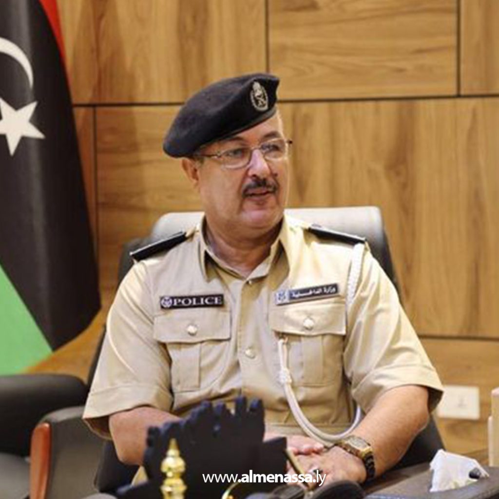 Extra2 246 وزير الداخلية يناقش التحديات الأمنية مع مدير أمن البيضاء