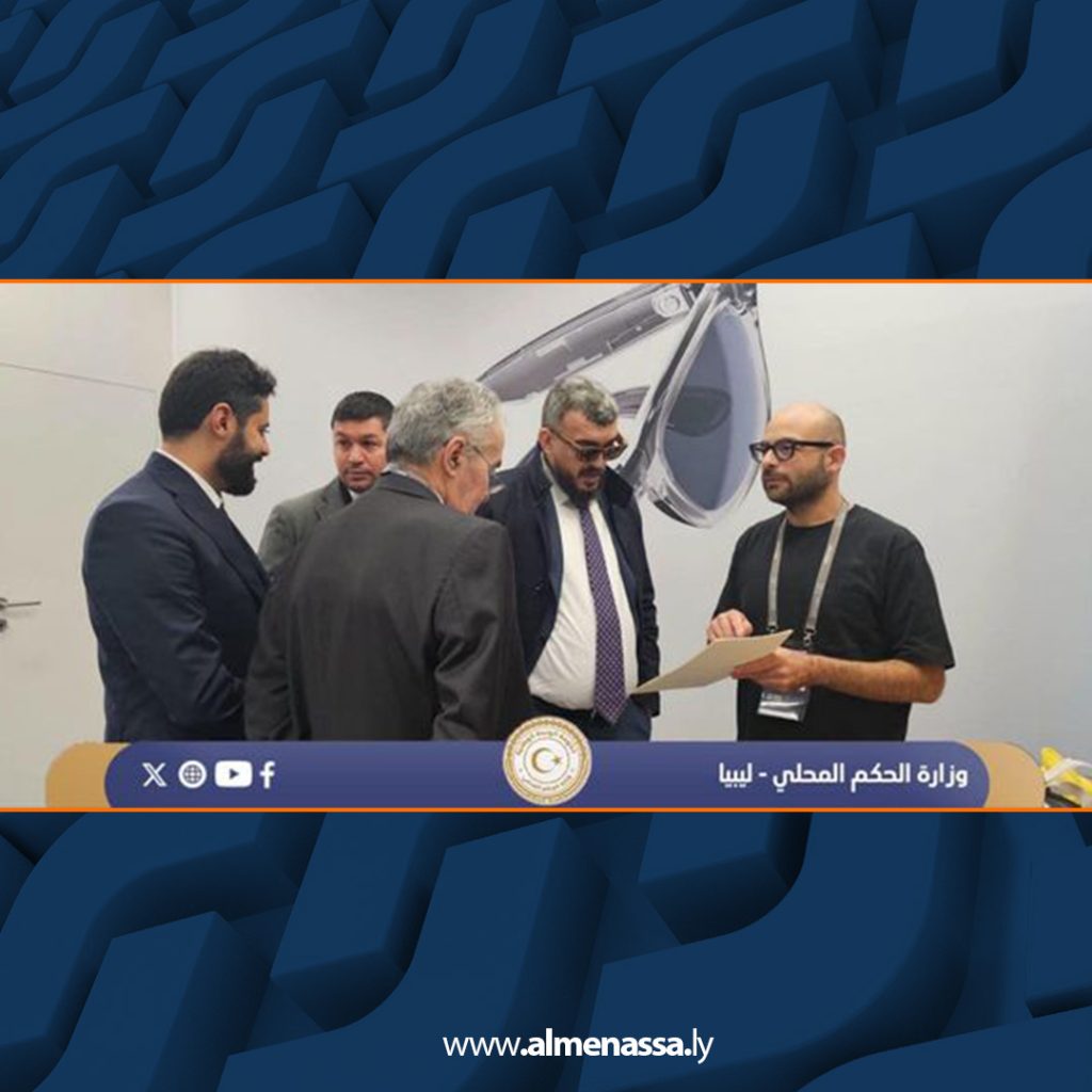 Extra2 326 وزير الحكم المحلي يتفقد أروقة معرض منتدى كوموليك 2024