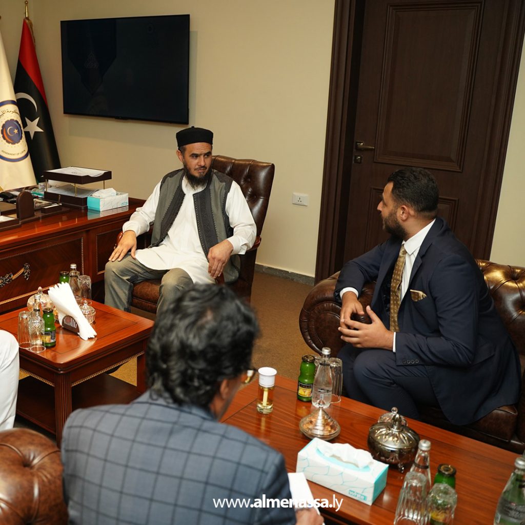 Extra2 38 وزير الأوقاف يبحث مع مبعوث رئيس ليبيريا التعاون في مجال الوعظ