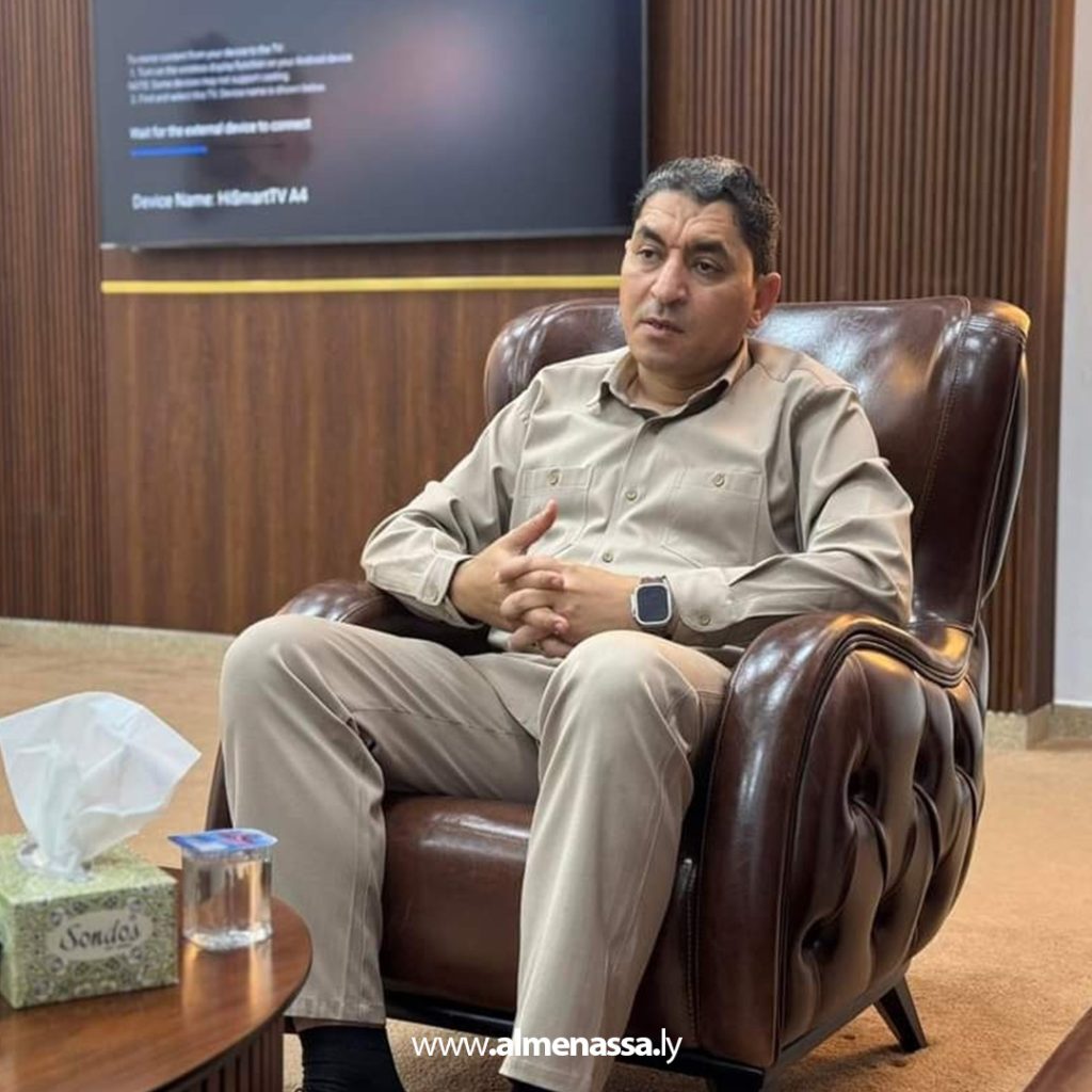 Extra2 384 وزارتا الصحة والعمل تبحثان ملف لجنة الأزمة بسبها