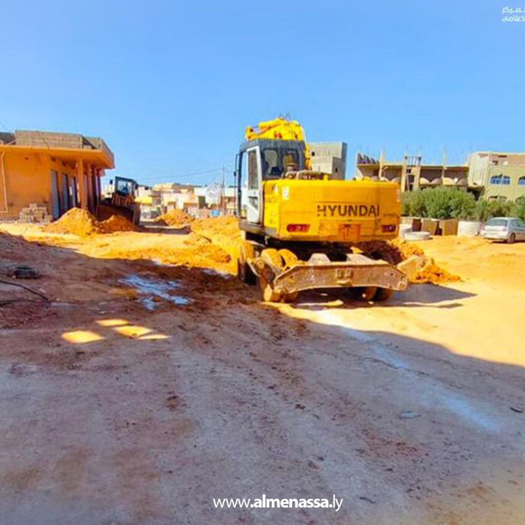 Extra2 83 تقدم الأعمال في مشروع رصف الشوارع بطرق في الخمس