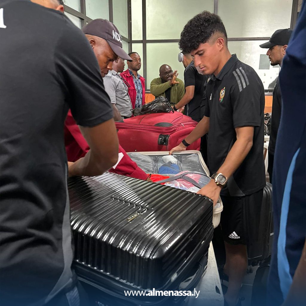 Extra3 149 السلطات النيجيرية عملت إجبارا على تفتيش حقائب بعثة المنتخب الوطني في رحلة العودة