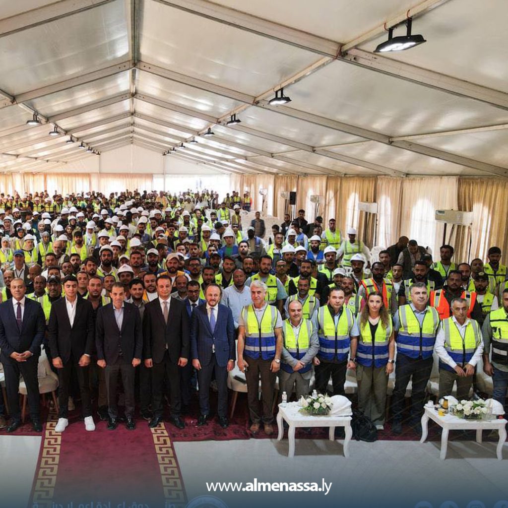 Extra3 254 المهندس بلقاسم حفتر يوقع أربعة عقود جديدة لإعادة تأهيل وتطوير الطرق العامة في مدينة درنة