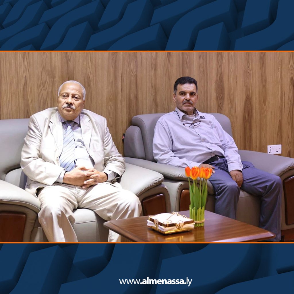 Extra3 264 وزير التعليم العالي والبحث العلمي يتابع اخر المستجدات وسير العمل بجامعة أبوصرة للعلوم الطبية