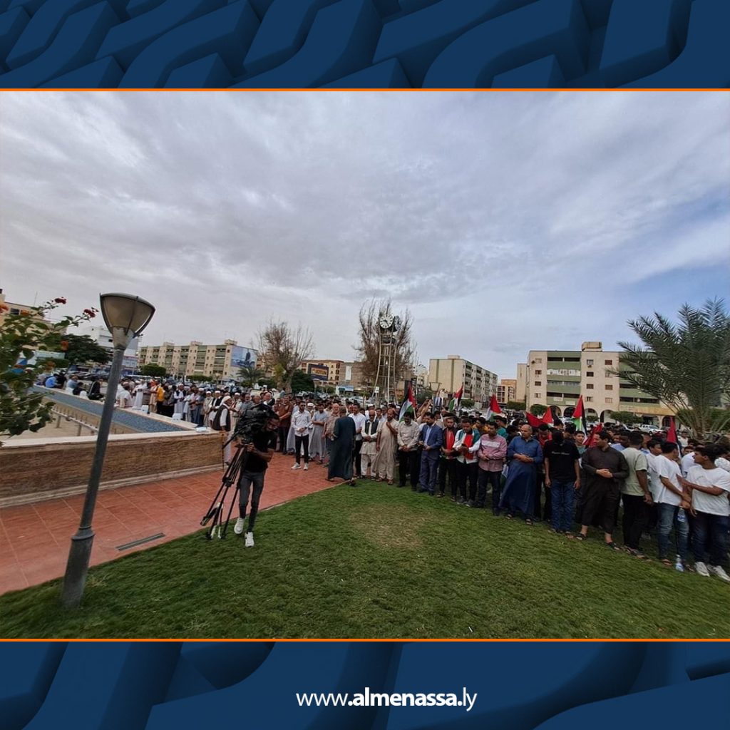 Extra3 274 أهالي مدينة زليتن ينظمون وقفة تضامنية لدعم الشعب الفلسطيني