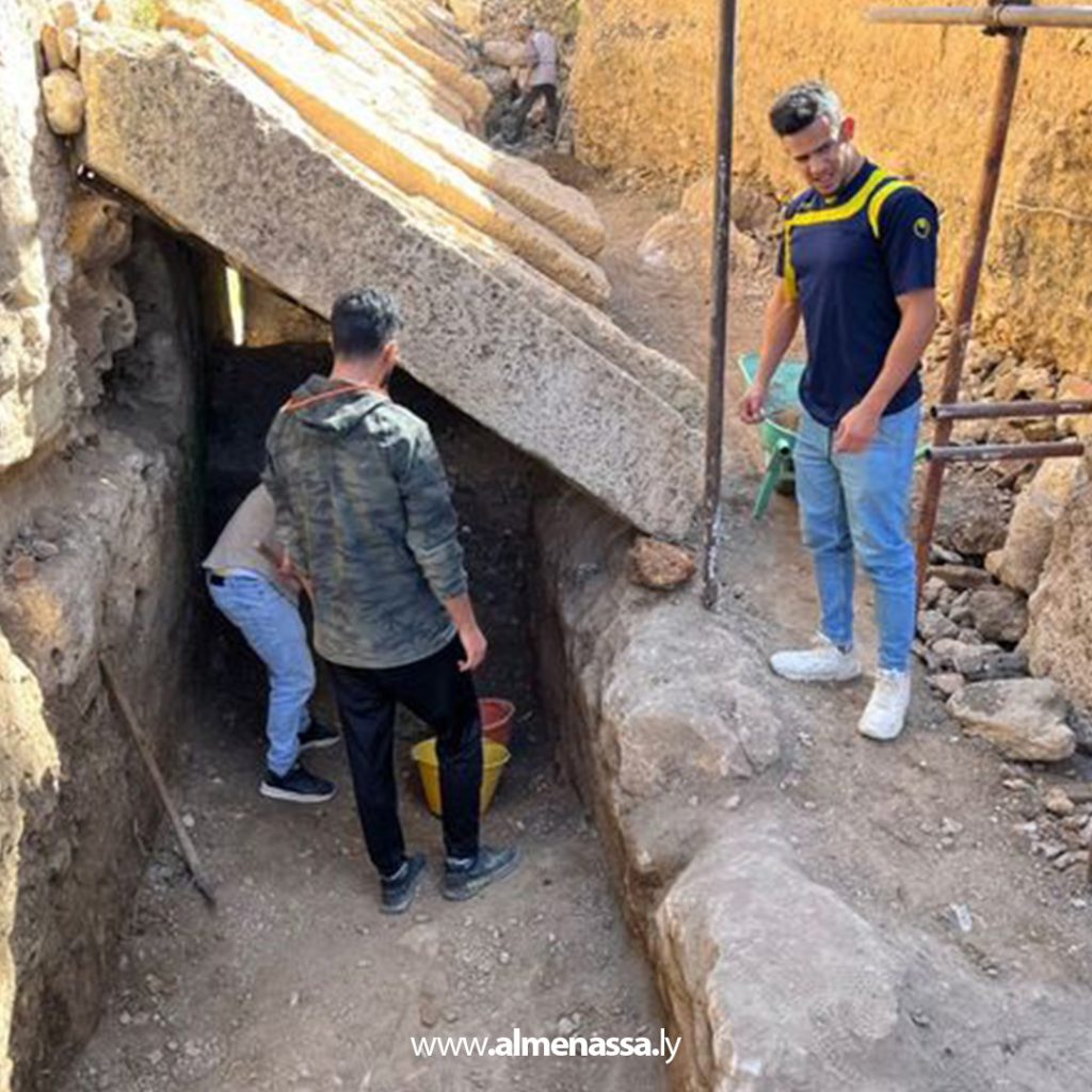 Extra3 411 مراقبة آثار شحات تقوم بترميم قناة تصريف في درنة