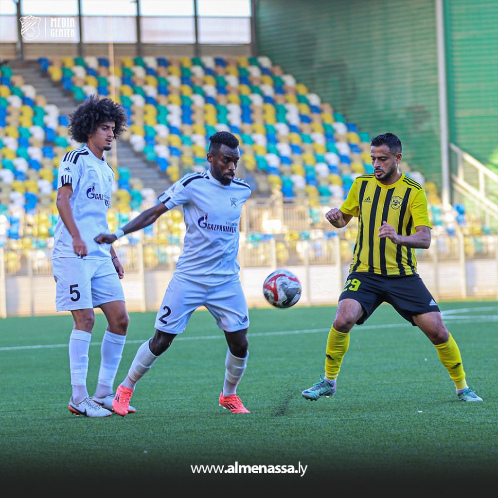 Extra3 443 الهلال يقلب تأخره على النصر .. والتحدي يتعادل سلبيا مع الصداقة في بطولة عمر المختار الودية