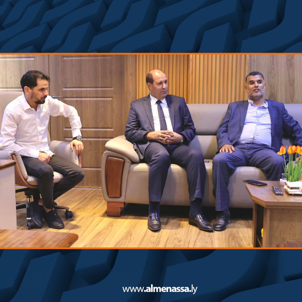 Extra4 178 وزير التعليم العالي والبحث العلمي يتابع اخر المستجدات وسير العمل بجامعة أبوصرة للعلوم الطبية