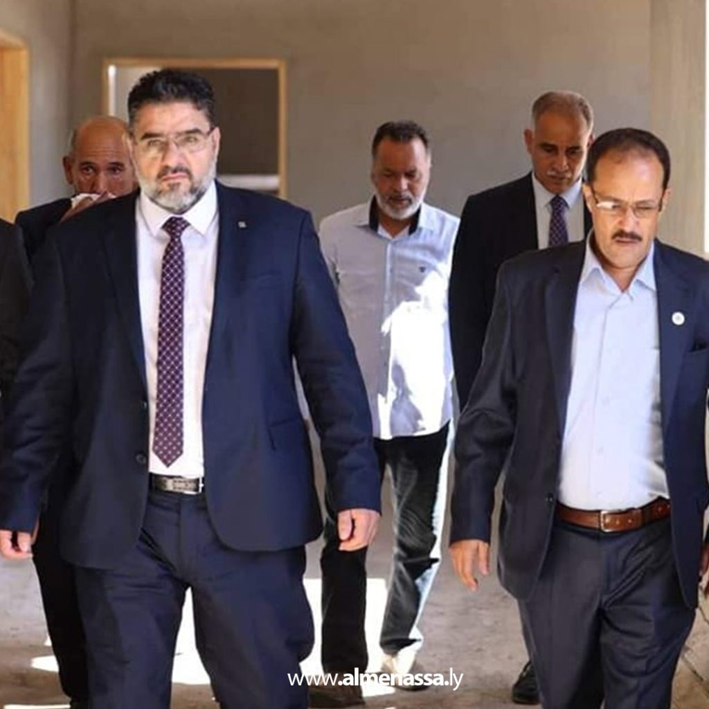 Extra4 41 وزير التعليم التقني والفني بالحكومة الليبية يتفقد كلية تقنيات الطاقة