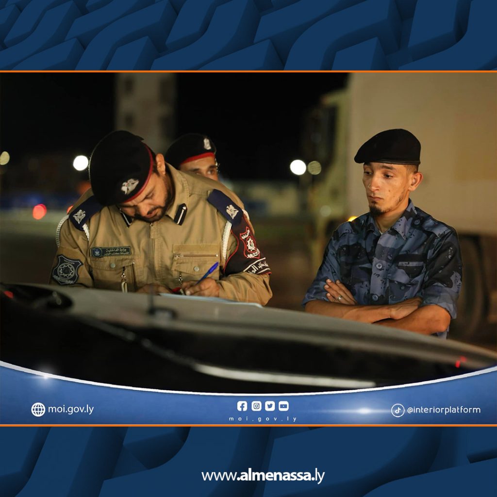Extra4 64 وزارة الداخلية: وحدة الانضباط تجري جولة تفتيشية على التمركزات الأمنية بطرابلس