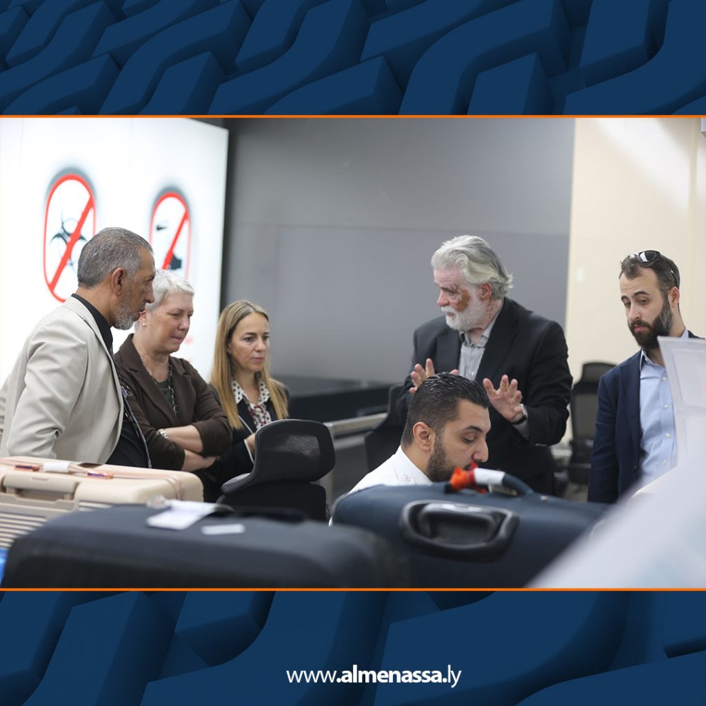Extra4 82 بعثة مصلحة الطيران المدني الإيطالي تقوم بجولة بمطار معيتيقة الدولي بطرابلس