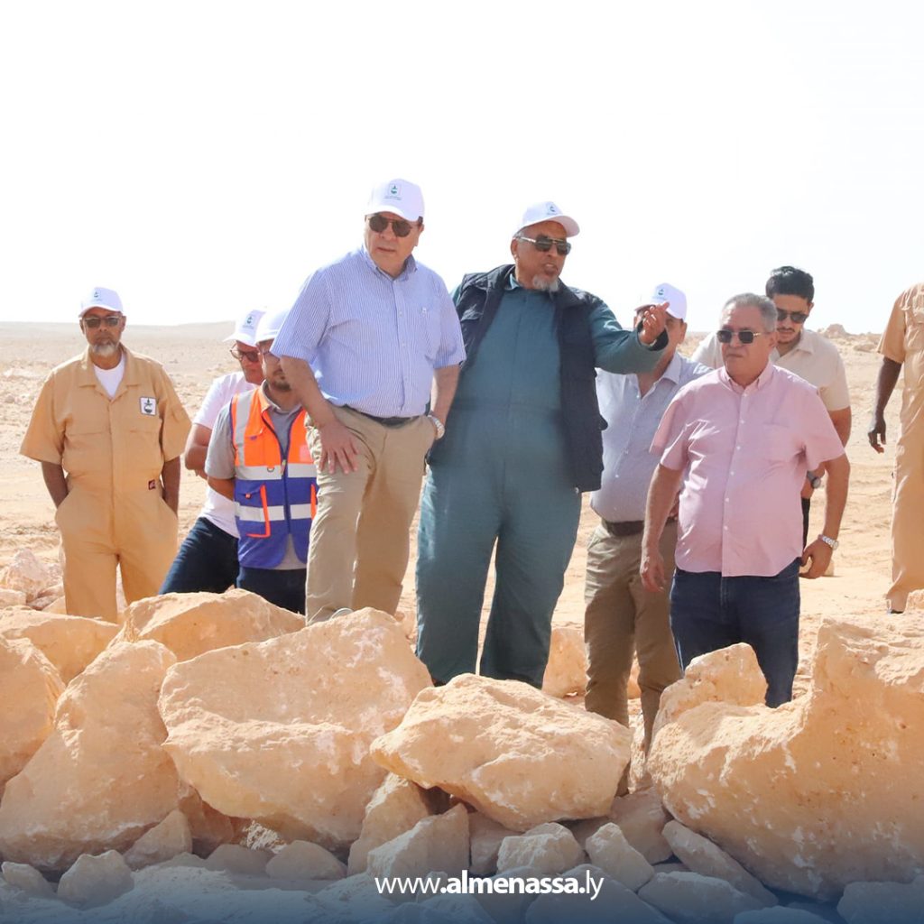 Extra44د بن شتوان يتابع ميدانياً مشروع استبدال خط الشحن في حقل السرير