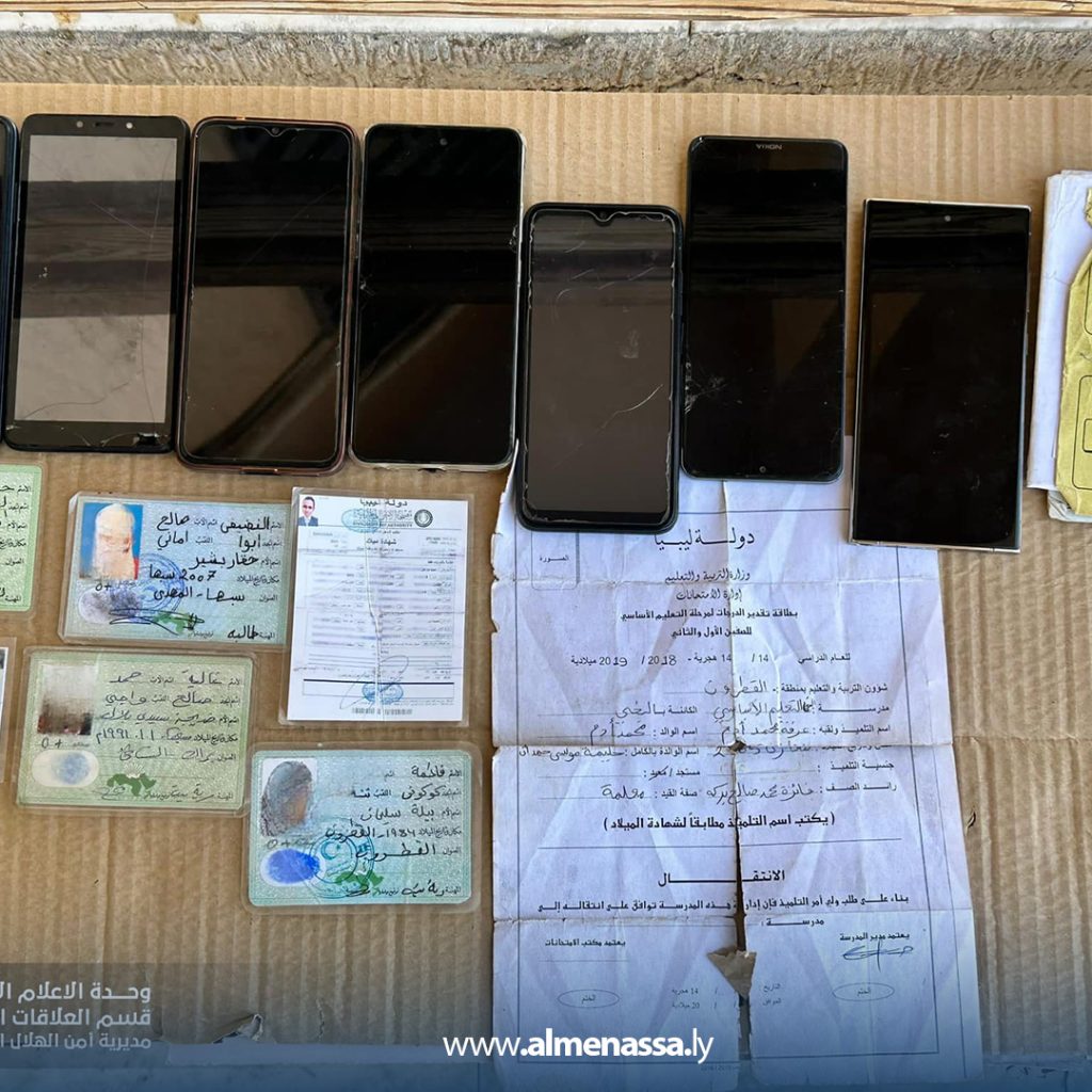 Extra5 117 ضبط سائق ليبي حاول تهريب "7" نساء نيجيريات مقابل 500 دينار لكل واحدة