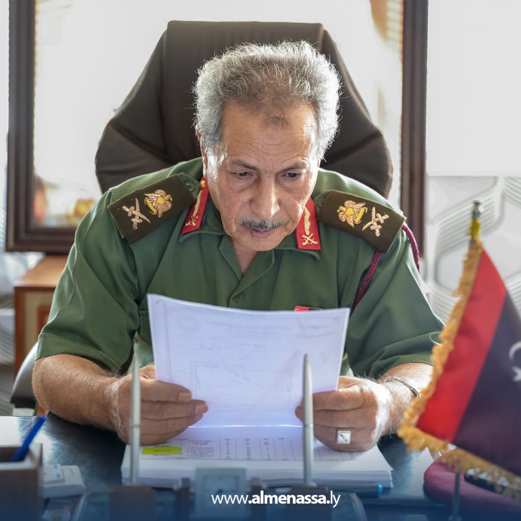 Extra5 166 تسلم واستلام القطاعات الدفاعية في المنطقة العسكرية بنغازي وفقًا لقرار القائد العام